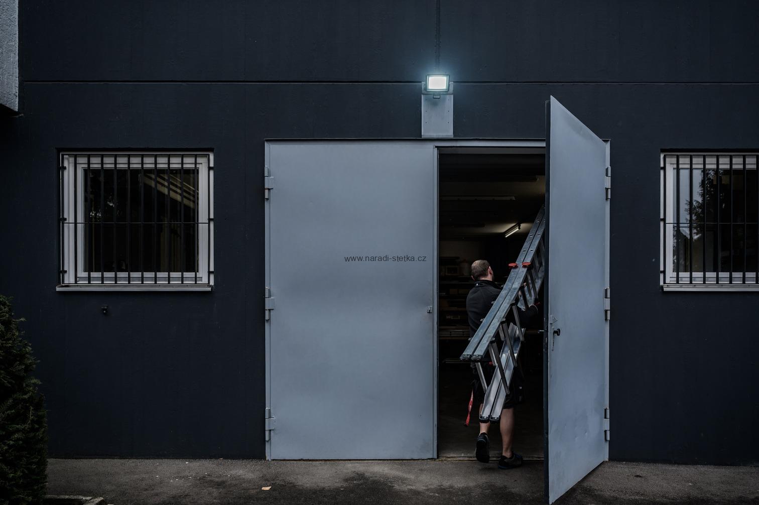 Brennenstuhl LED reflektor JARO 11060 P (LED reflektor pro montáž na stěnu, venkovní IP65, 80W, 9200lm, 6500K, s detektorem pohybu)