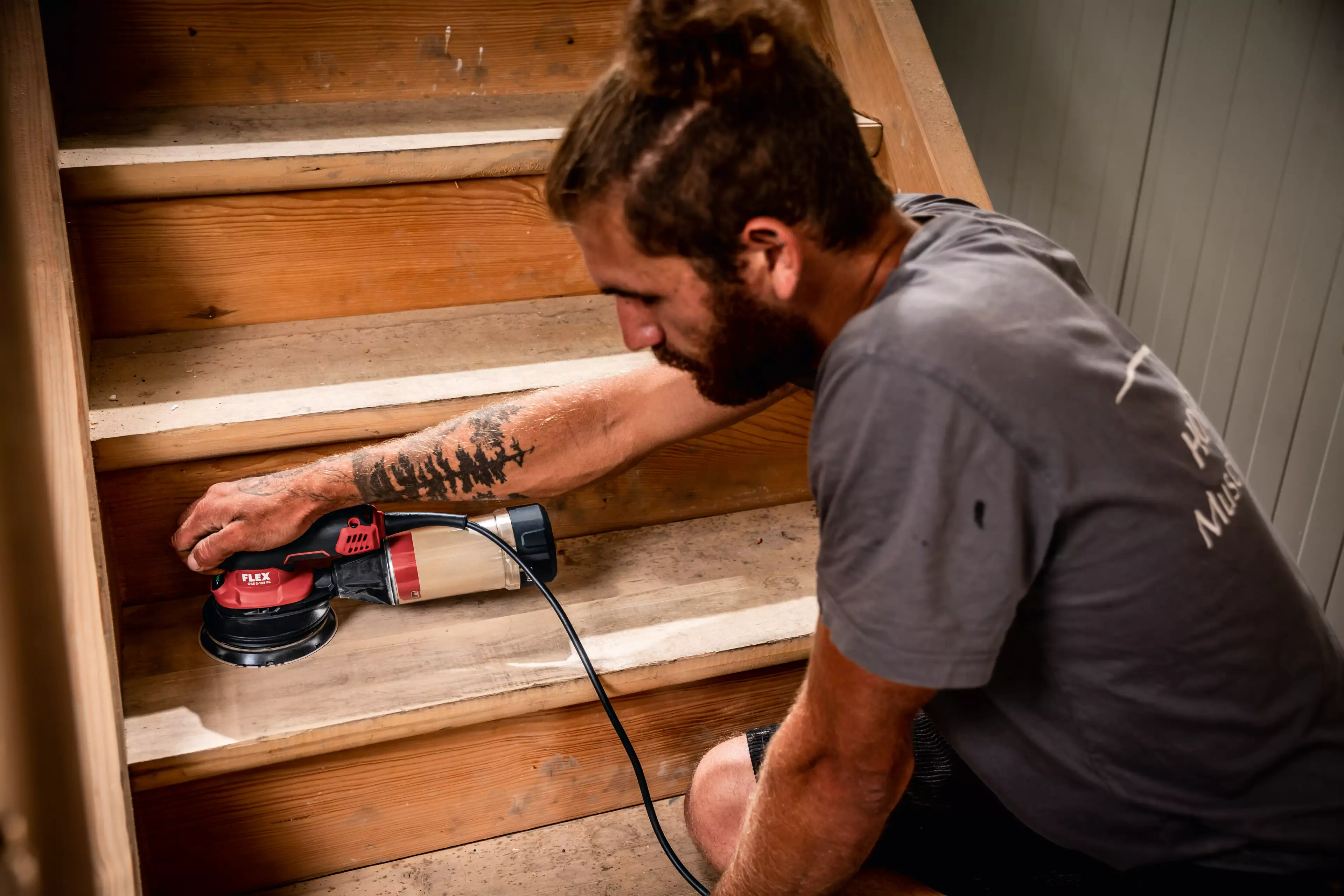 FLEX ORE 2-125 EC Kompaktní excentrické bruska s regulací otáček 125 mm