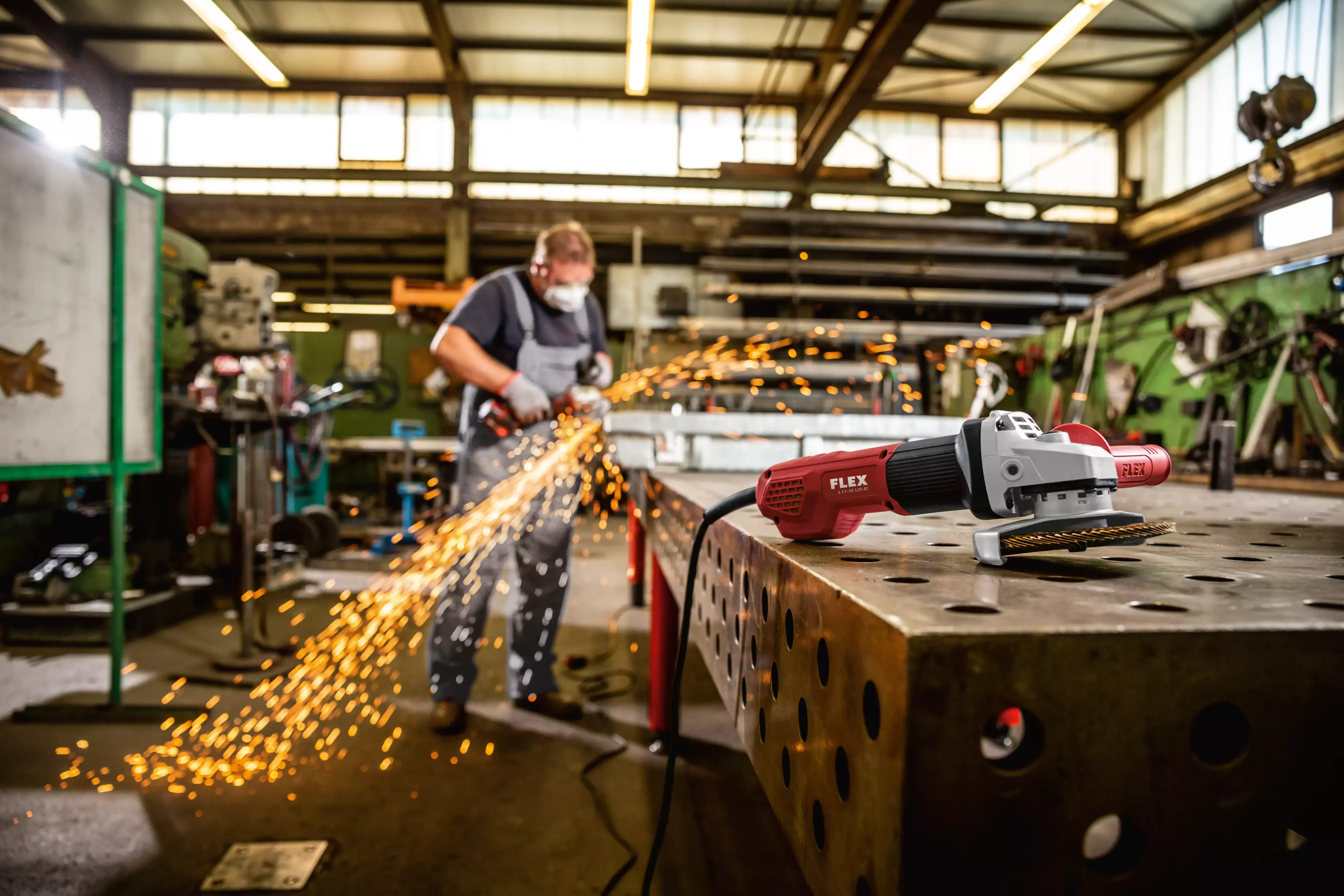 FLEX L 13-10 125-EC 1300 Wattů úhlová bruska s bezuhlíkovým motorem 125 mm