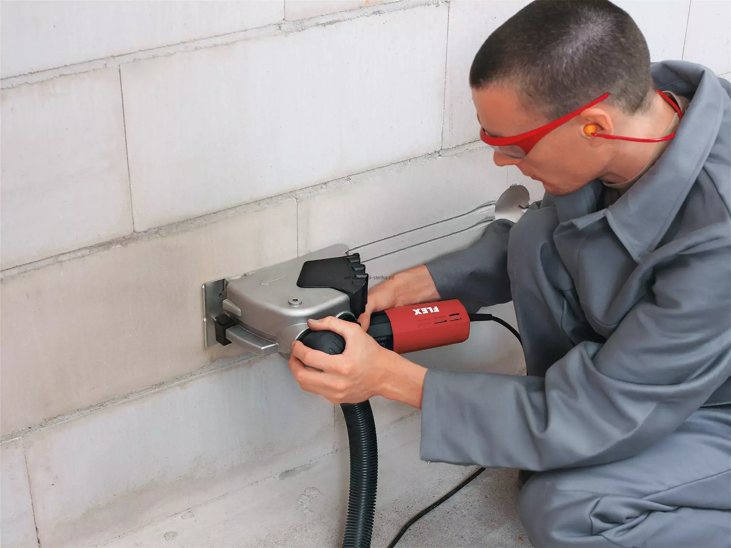 FLEX MS 1706 FR, Drážkovačka na zdivo pro řezání v tahu a tlaku