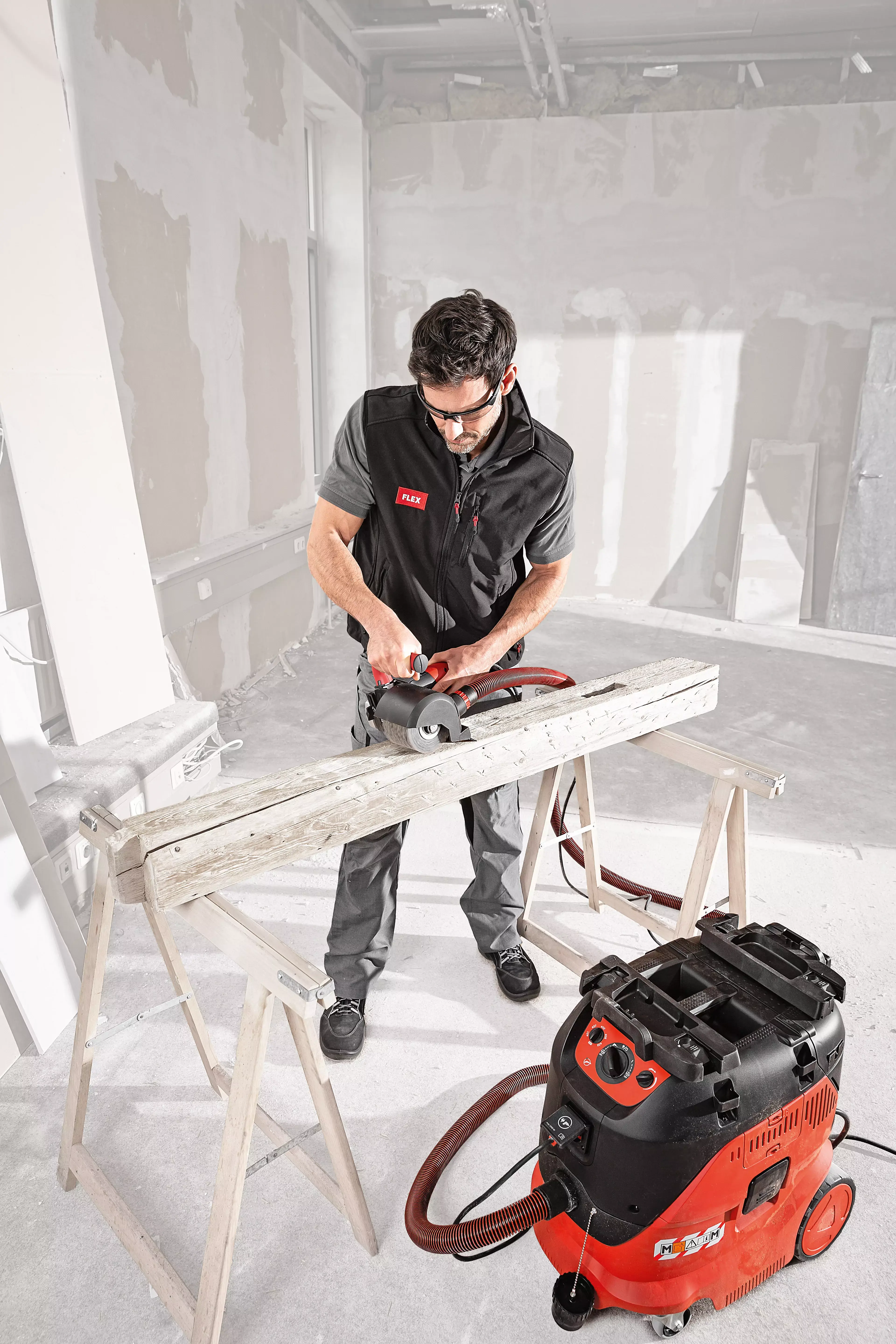 FLEX BBE 14-3 110, Kartáčovací bruska TRINOXFLEX