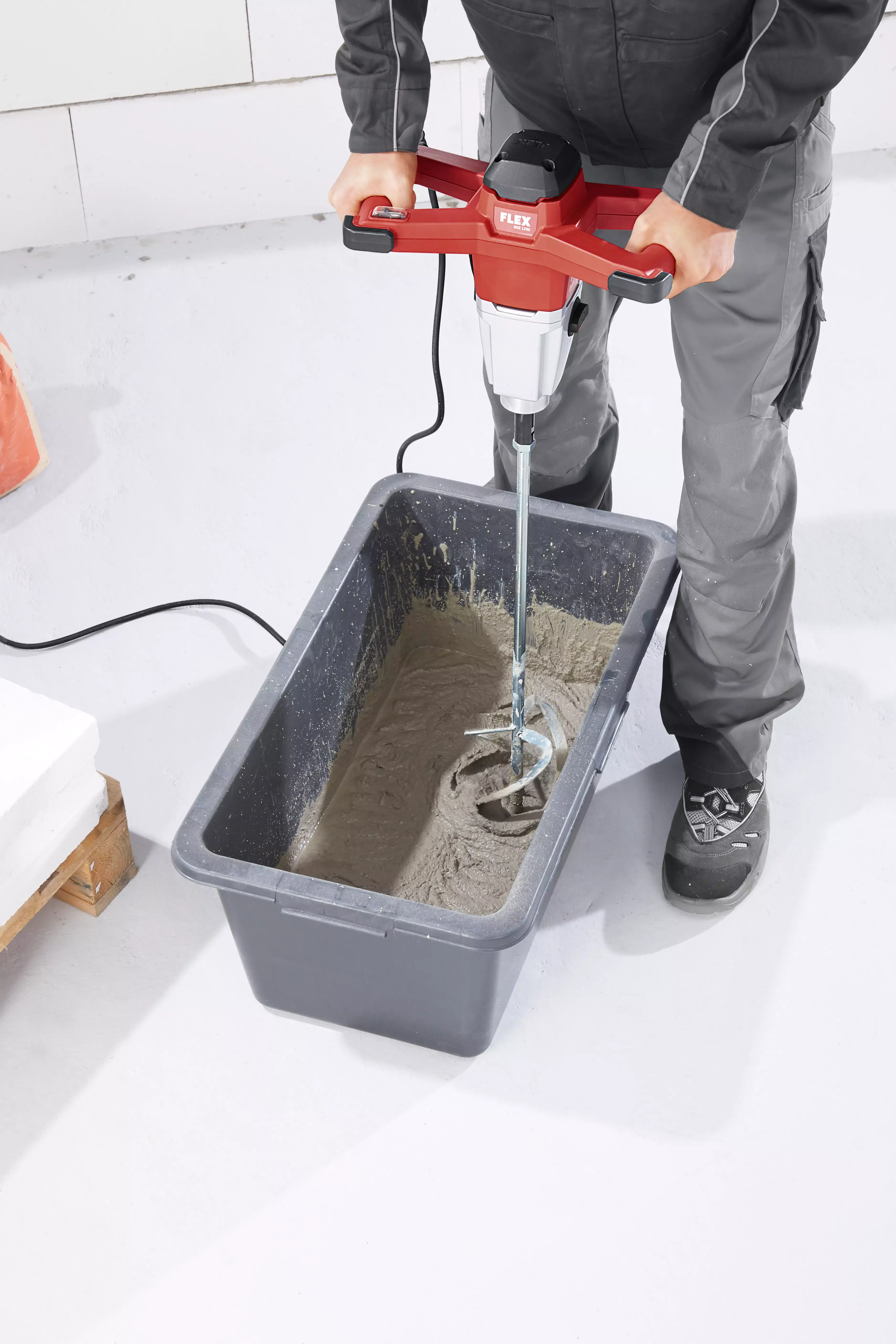 FLEX MXE 1200 + WR2 140, 1200 Wattů 1-rychlostní míchadlo s 3-stupňovým regulátorem otáček