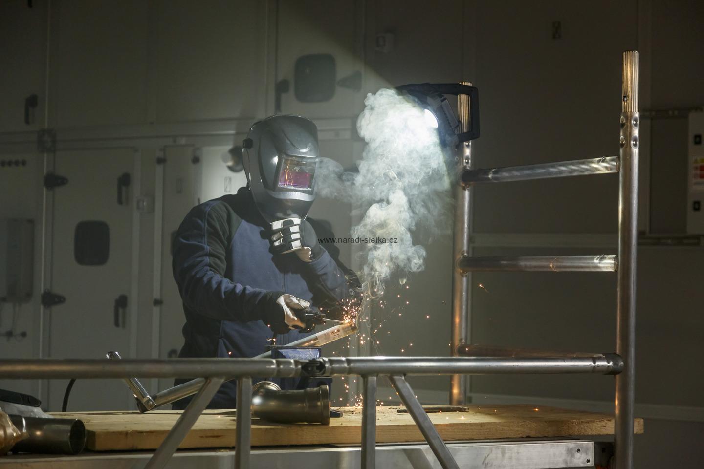 Brennenstuhl Professional LED hybridní stavební reflektor CL 5050 MBAH LED pracovní reflektor 50W, 6800lm, IP65, hybridní technologie: 5m RN kabel a dobíjecí baterie, ovládání Bluetooth