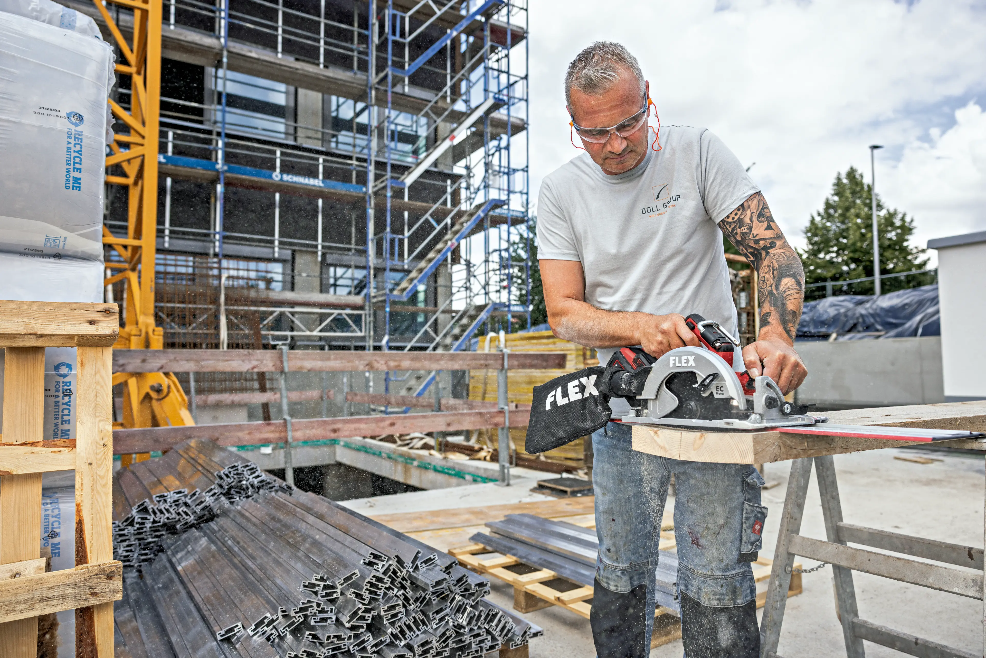 FLEX CS 68 18-EC + P-Set 18-88 R + GRS 160, Aku okružní pila se zápustným krytem 18 V