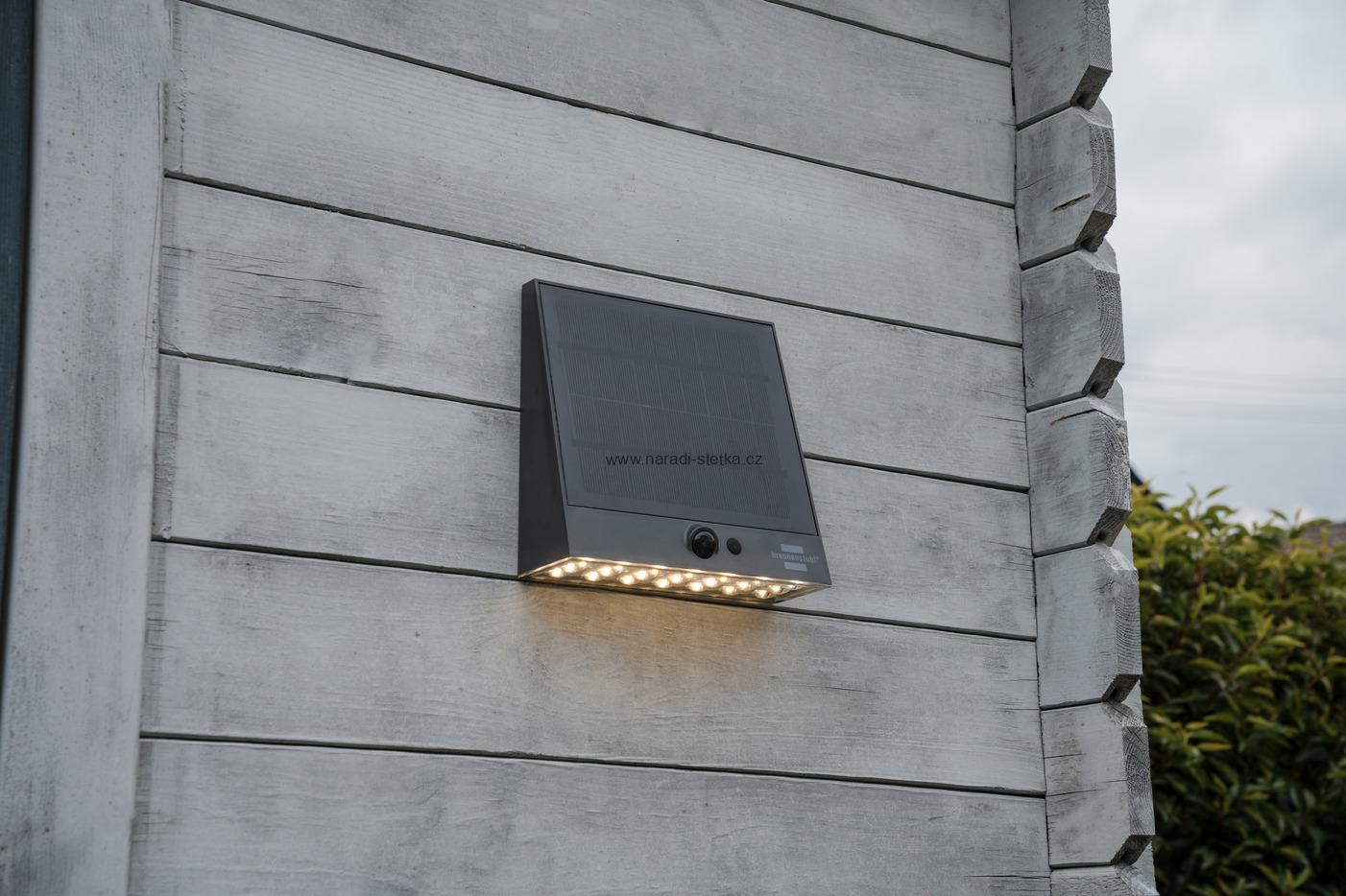 Brennenstuhl solární LED reflektor SOL 1000 Plana / LED nástěnné světlo pro venkovní použití s detektorem pohybu a soumrakovým senzorem IP54, 1000 lm, 4 režimy svícení 