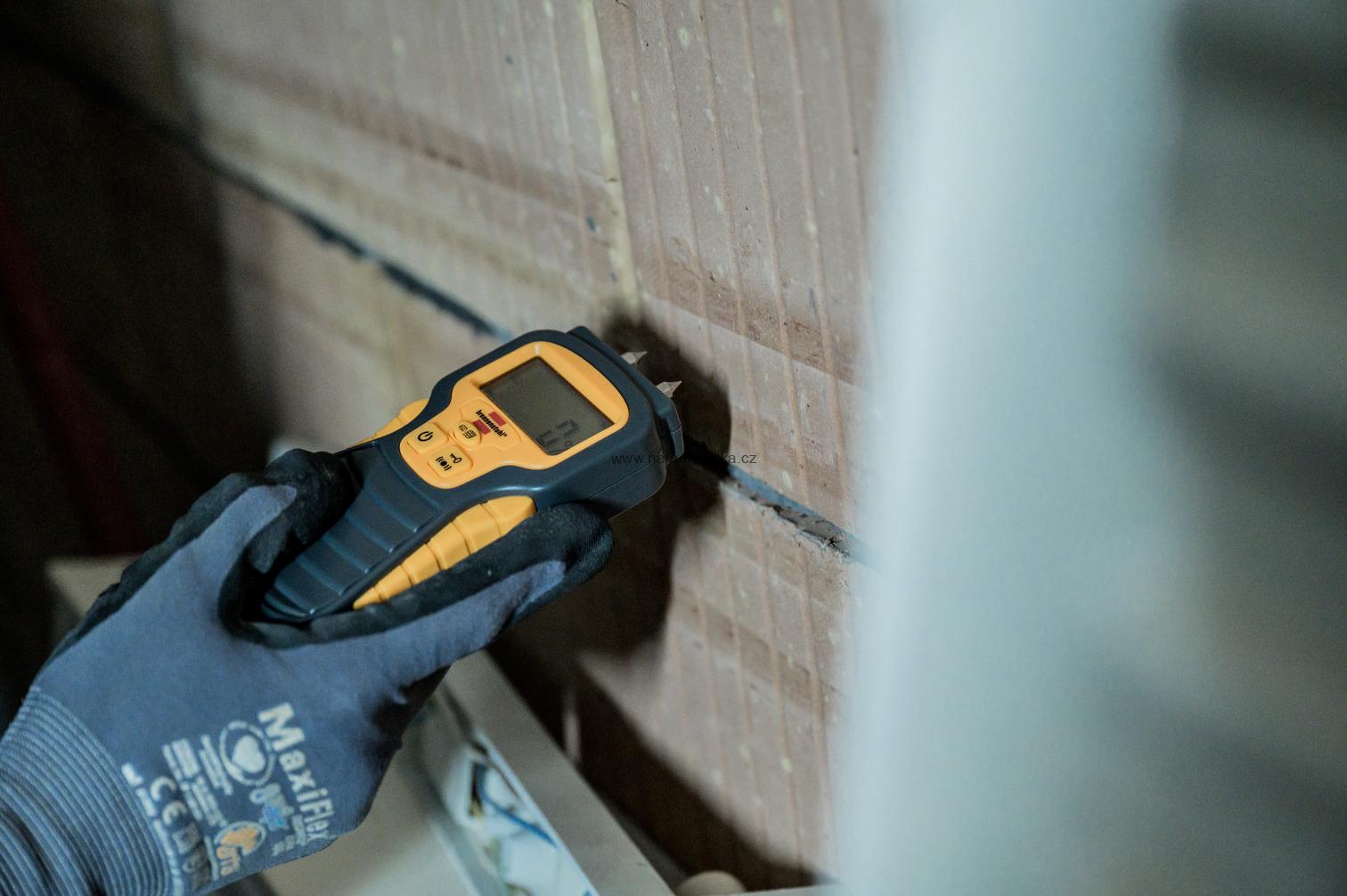 Brennenstuhl detektor vlhkosti MD, měřič vlhkosti dřeva a stavebních materiálů