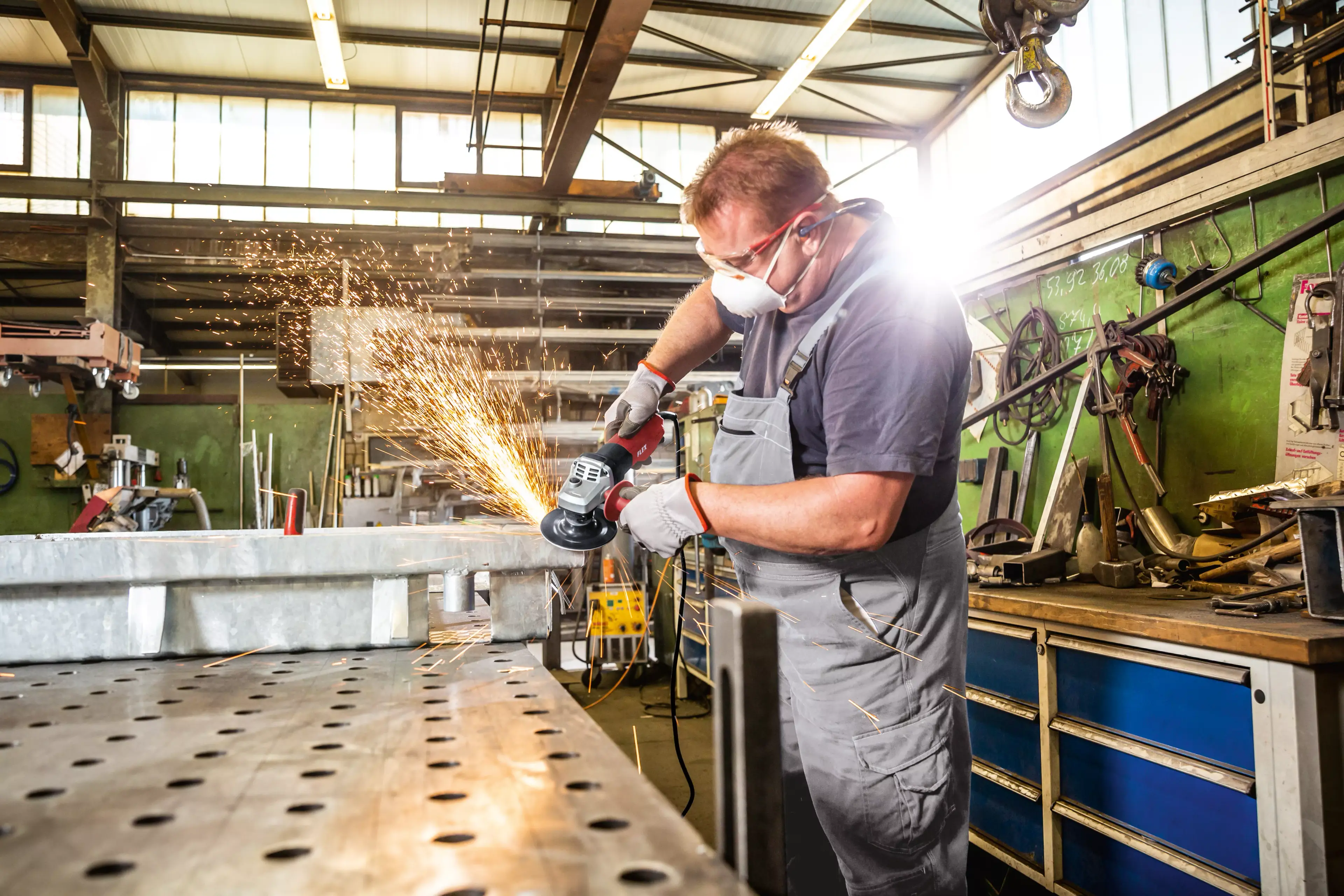 FLEX L 13-10 125-EC 1300 Wattů úhlová bruska s bezuhlíkovým motorem 125 mm