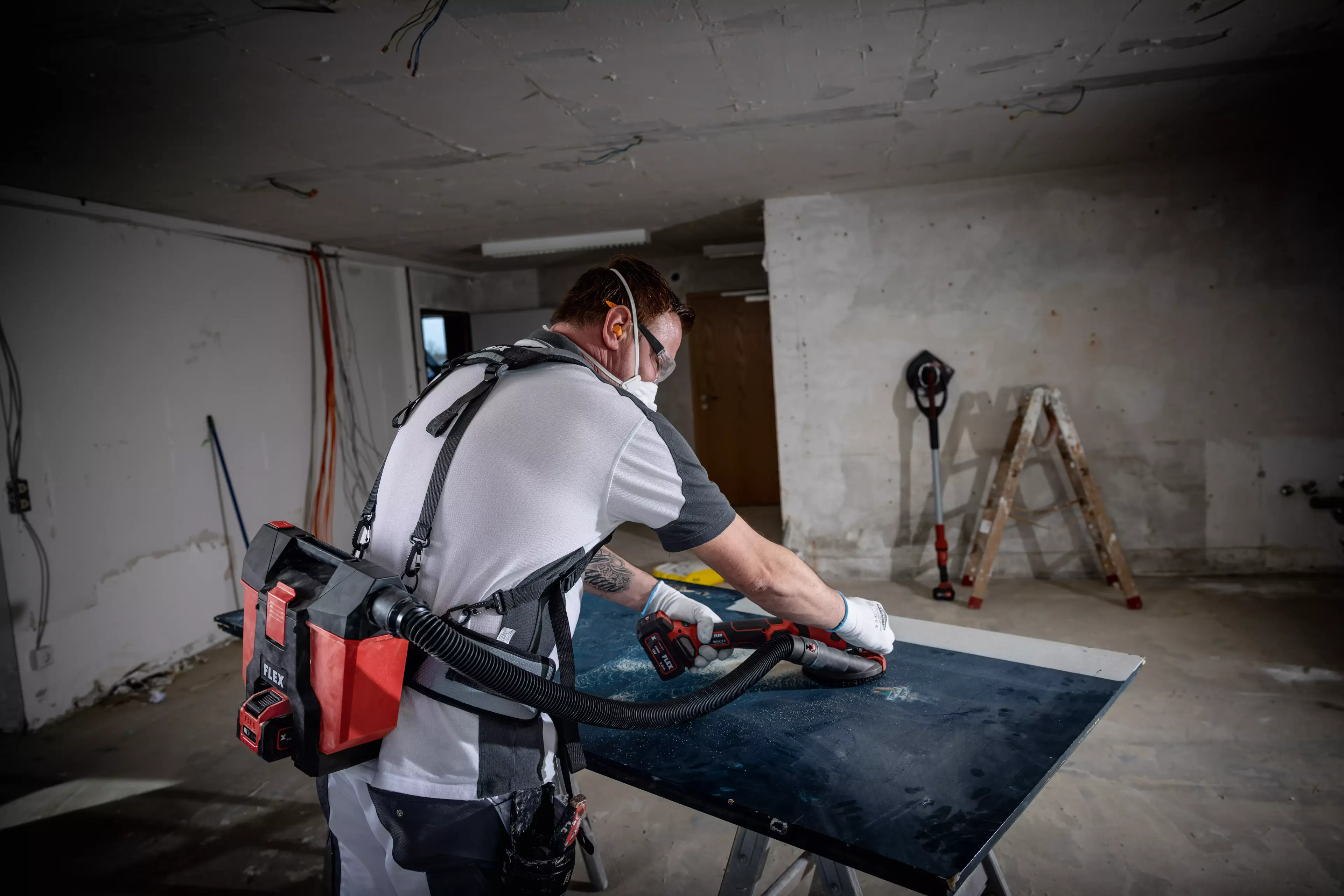 FLEX VC 2 L MC Hip 18.0-EC Kompaktní aku vysavač 1,5 l třída L