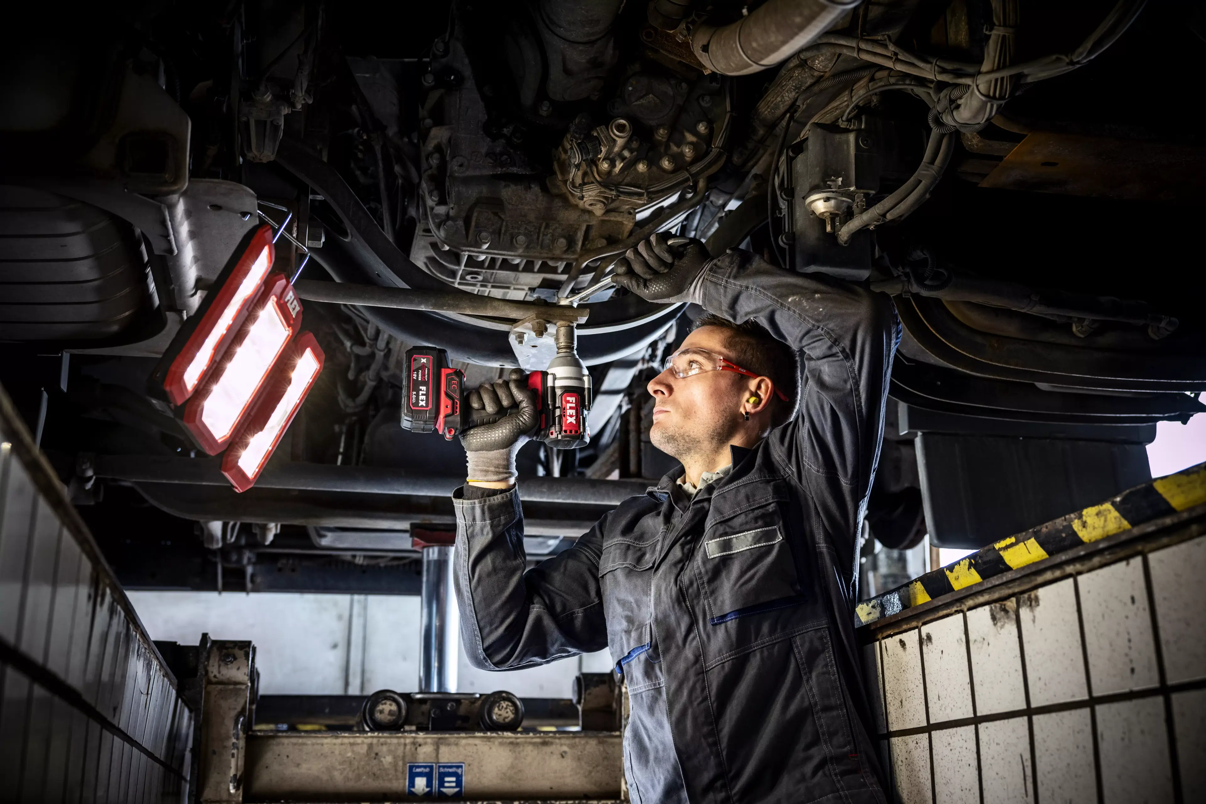 FLEX IW 1/2" 750 18.0-EC C Aku rázový utahovák 18,0 V