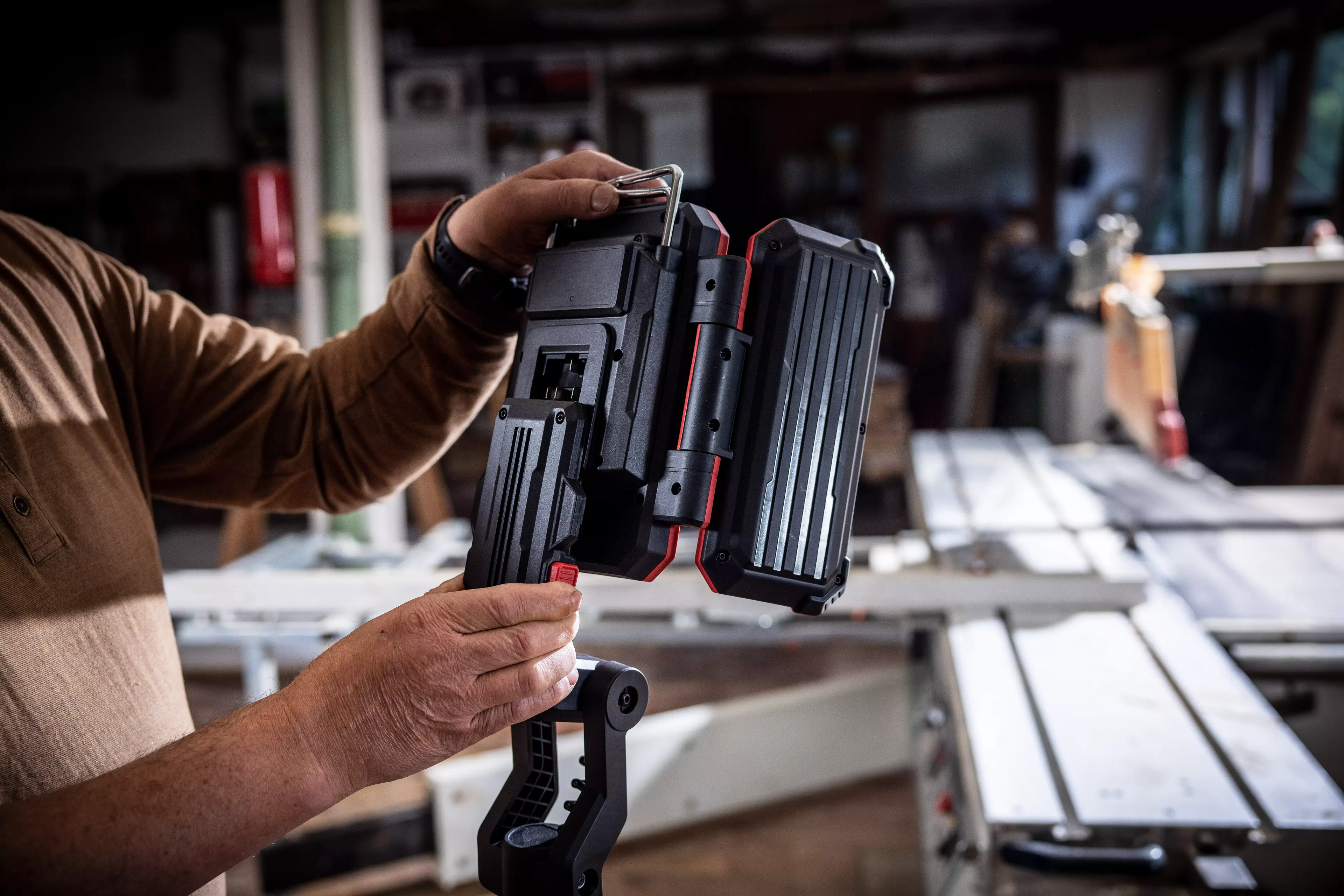 FLEX TL 4000 18.0/230, LED aku-stavební svítilna se stativem, 18 V