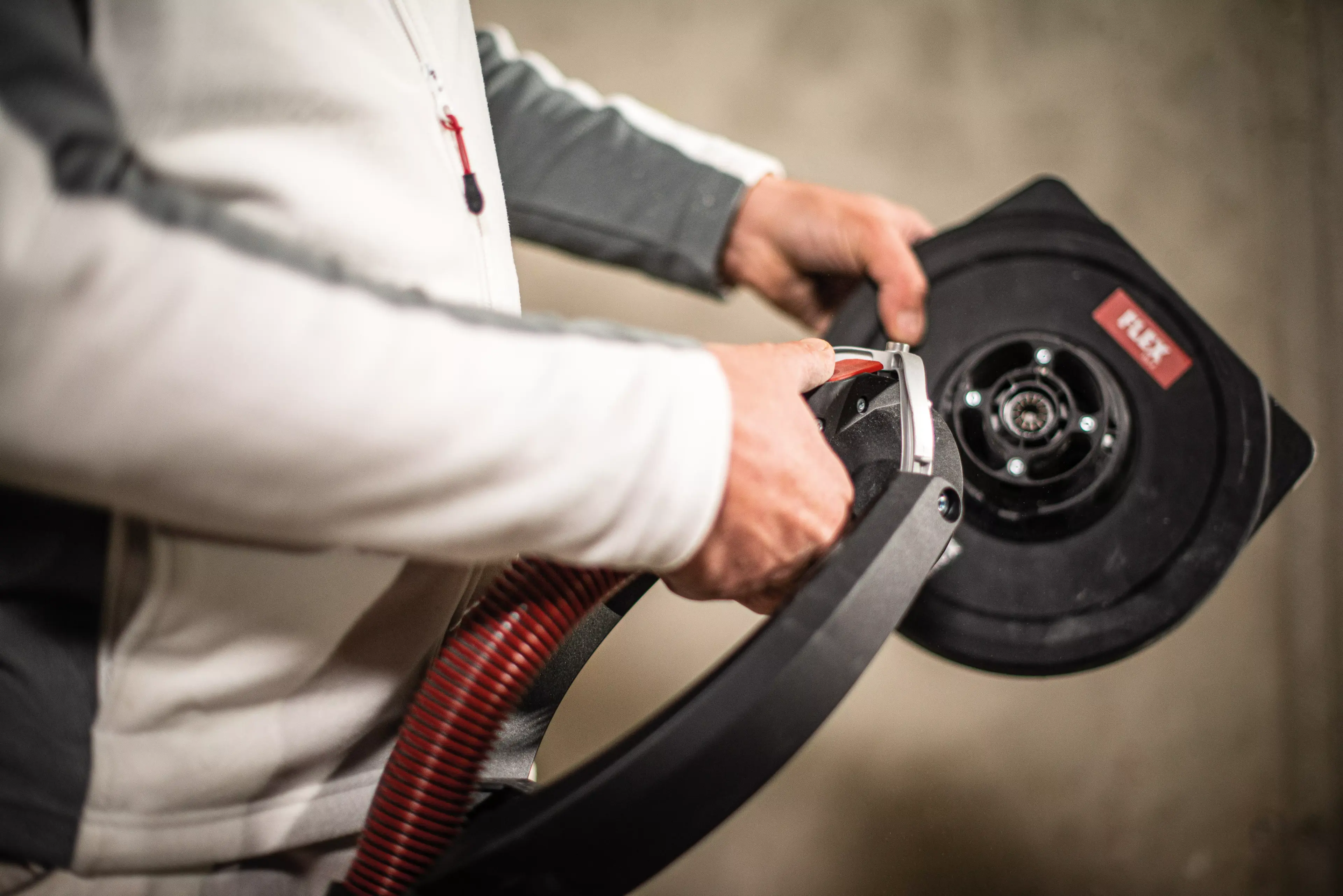 FLEX GE 7 + MH-R, Bruska na stěny a stropy Giraffe® s výměnným systémem brusných hlav