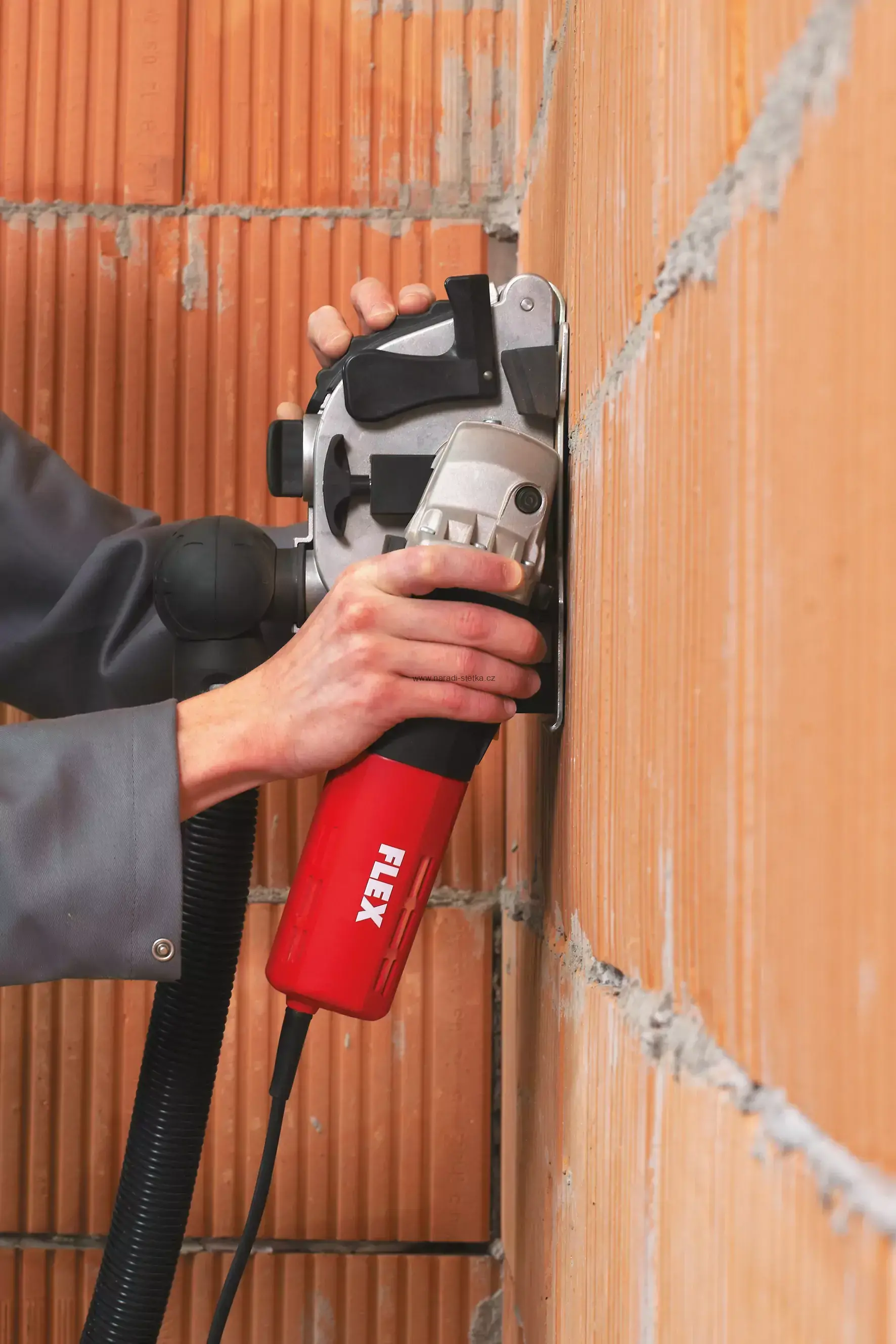 FLEX MS 1706 FR, Drážkovačka na zdivo pro řezání v tahu a tlaku