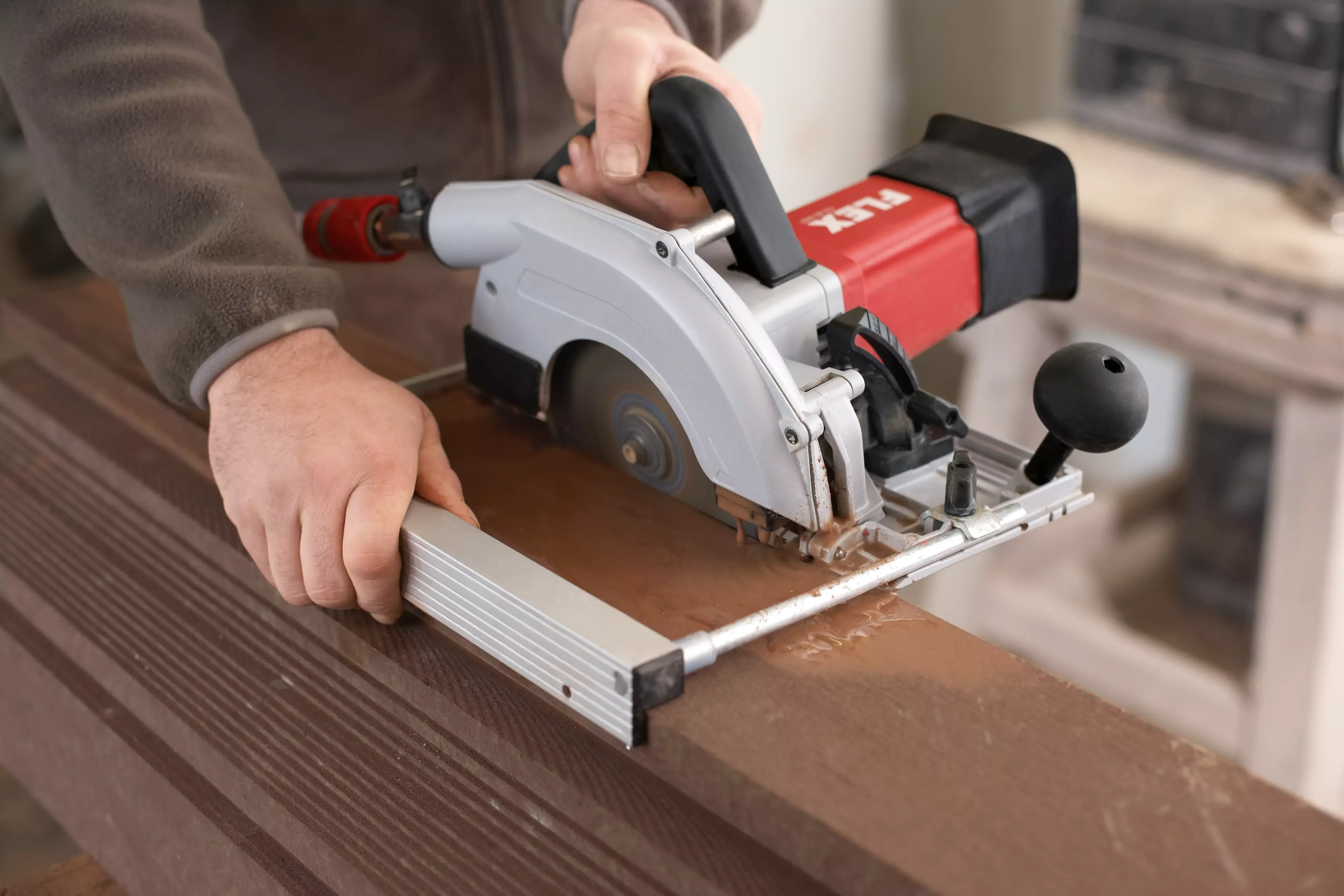 FLEX CS 60 WET, Diamantová pila na mokré řezy, řezy v pokosu do 45 °,se spínačem PRCD + GRS 160 Vodící lišta pro okružní pily