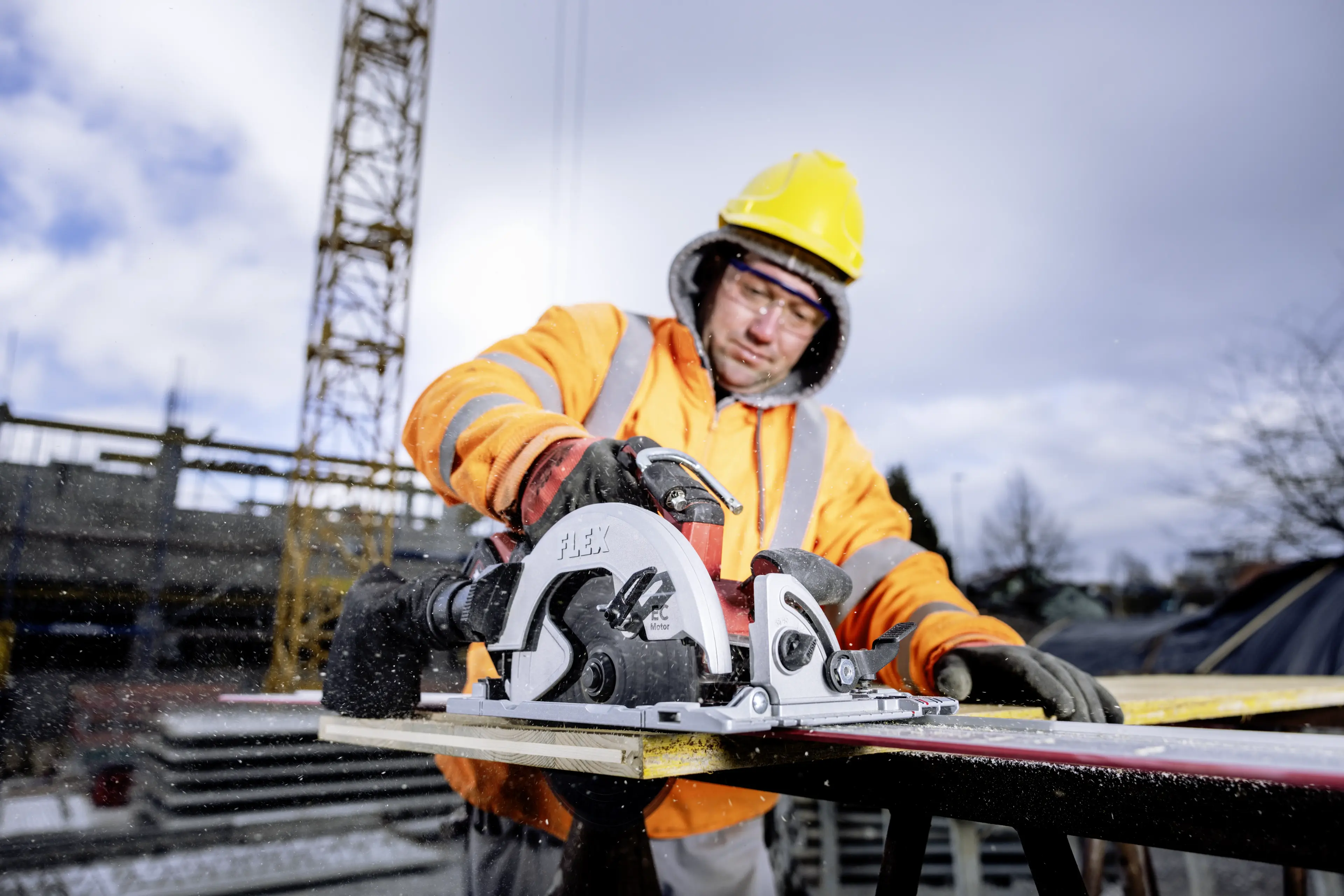 FLEX CS 68 18-EC + P-Set 18-88 R + GRS 160, Aku okružní pila se zápustným krytem 18 V