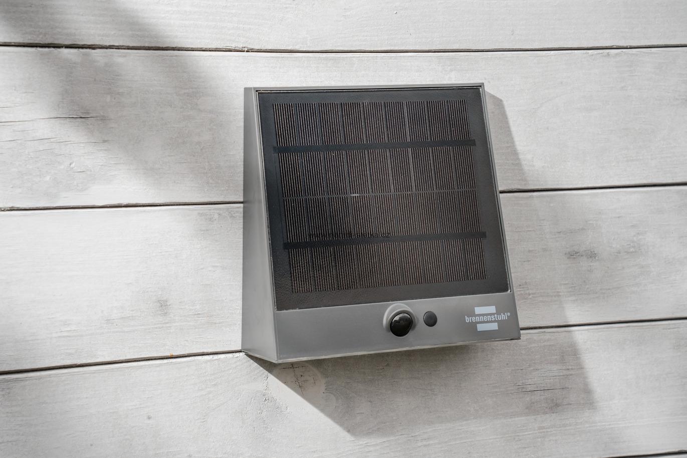 Brennenstuhl solární LED reflektor SOL 1000 Plana / LED nástěnné světlo pro venkovní použití s detektorem pohybu a soumrakovým senzorem IP54, 1000 lm, 4 režimy svícení 