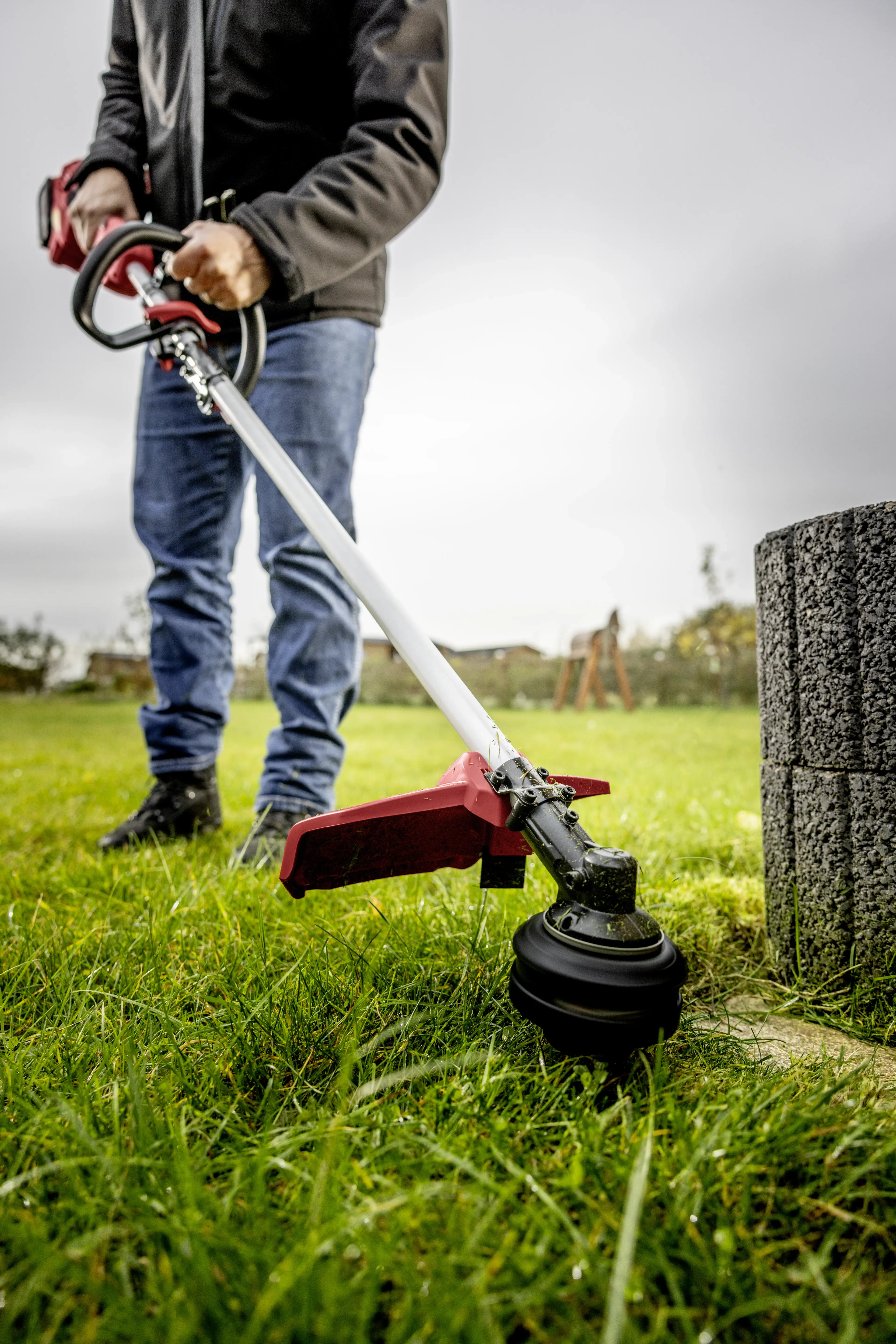 FLEX GLT 35 18-EC, Akumulátorová strunová sekačka 18 V + FLEX P-Set 18-88 R sada dvou akumulátorů 8,0 Ah a rychlonabíječky