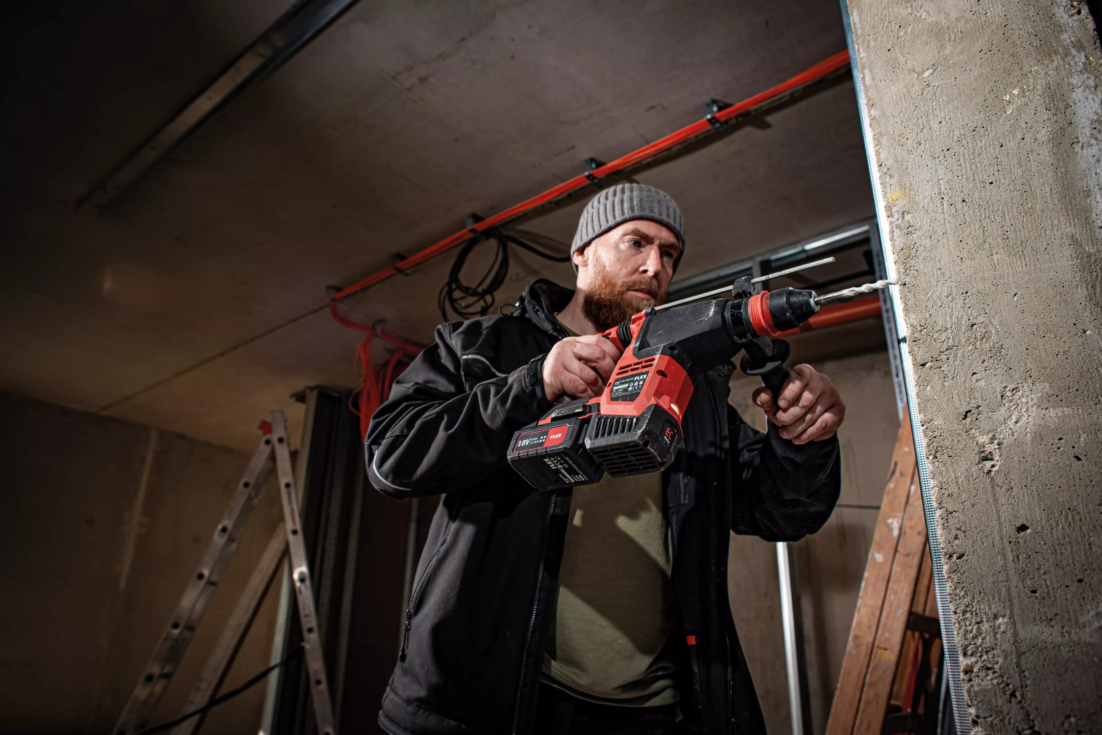 FLEX PACK Akční Sada Nářadí č.02, aku šroubovák 158Nm+ vrtací kladivo 2,6J + úhlová bruska 125mm s regulací