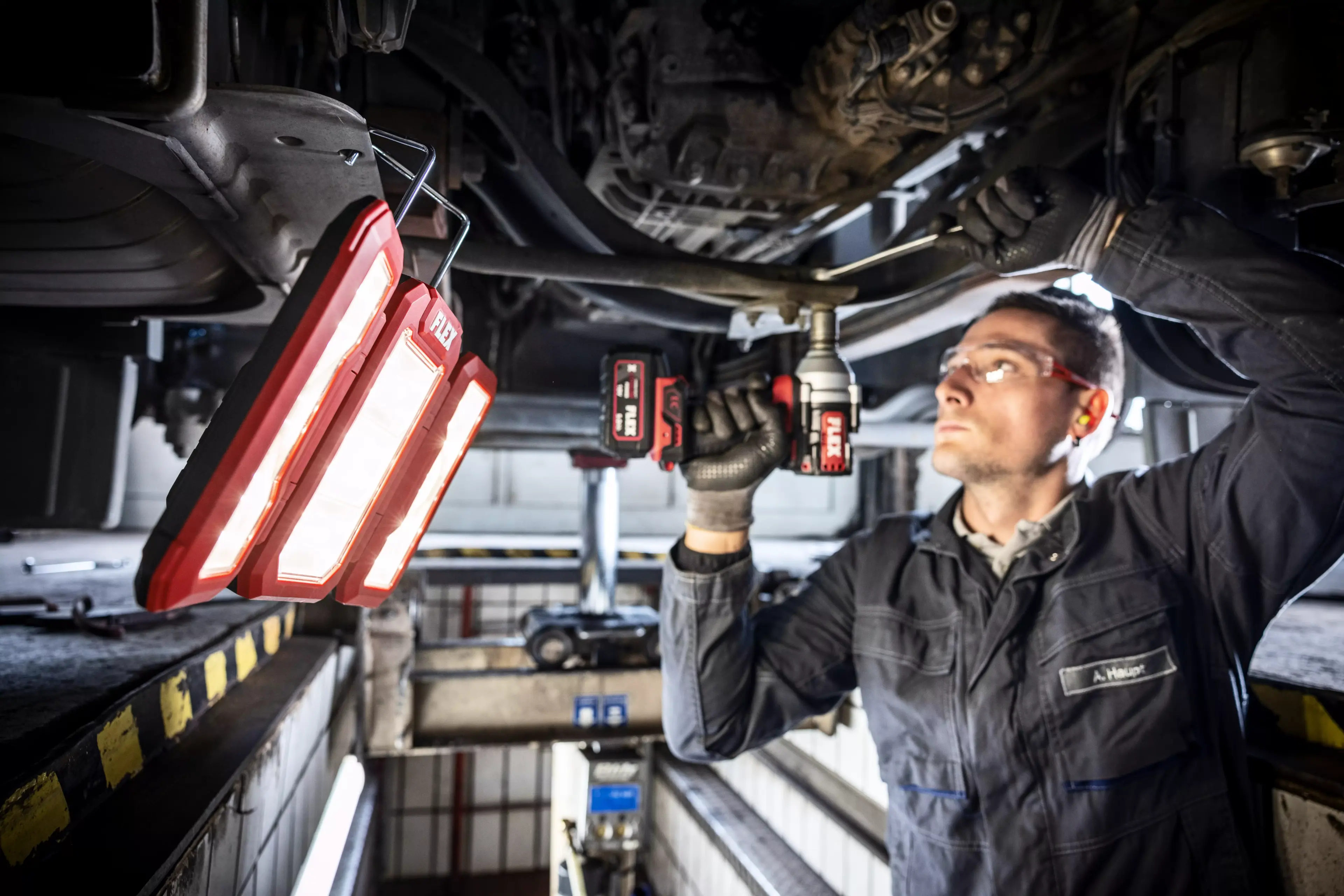 FLEX TL 4000 18.0/230, LED aku-stavební svítilna se stativem, 18 V