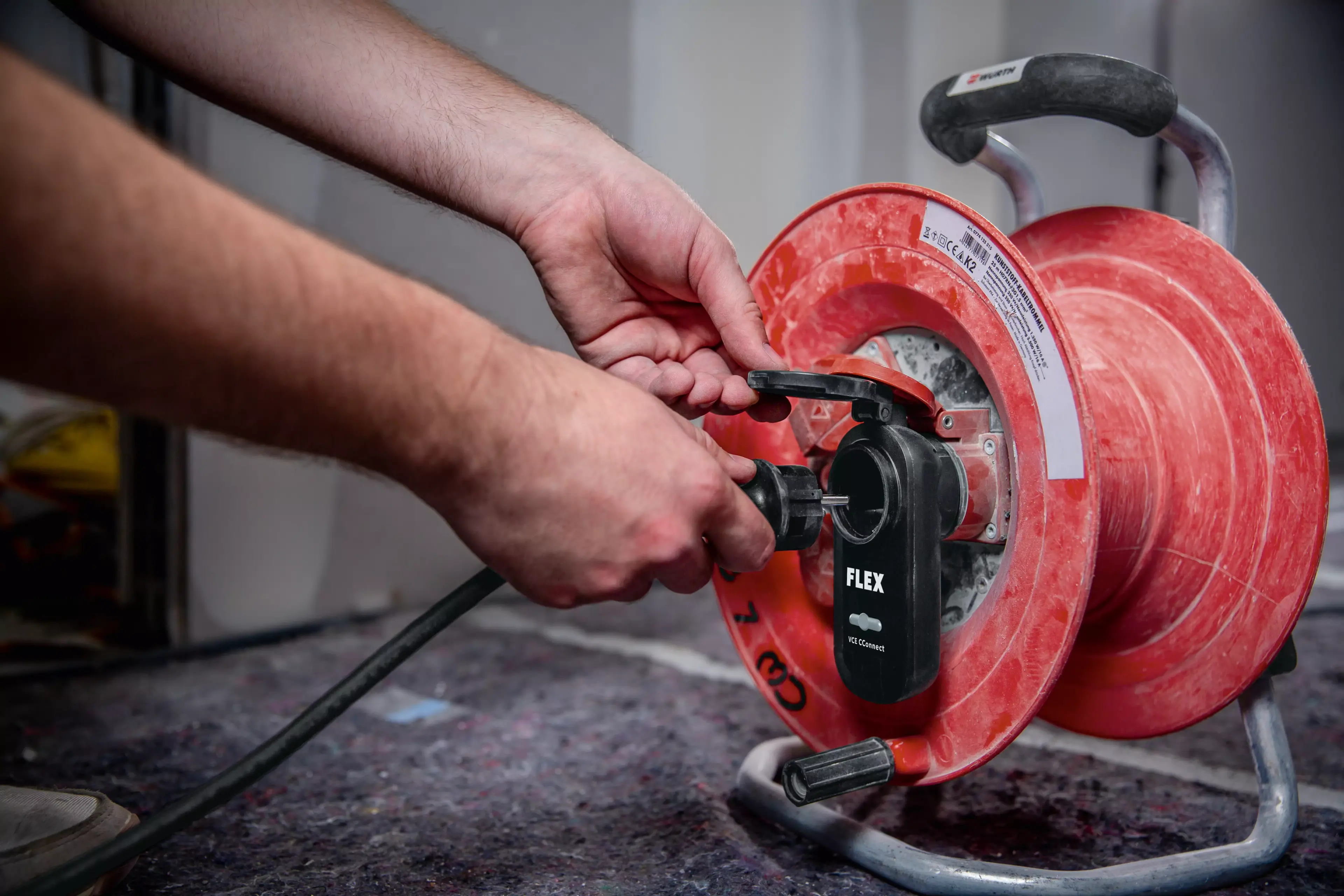 FLEX VCE CConnect, Dálkově ovládaná zásuvka s ovladačem