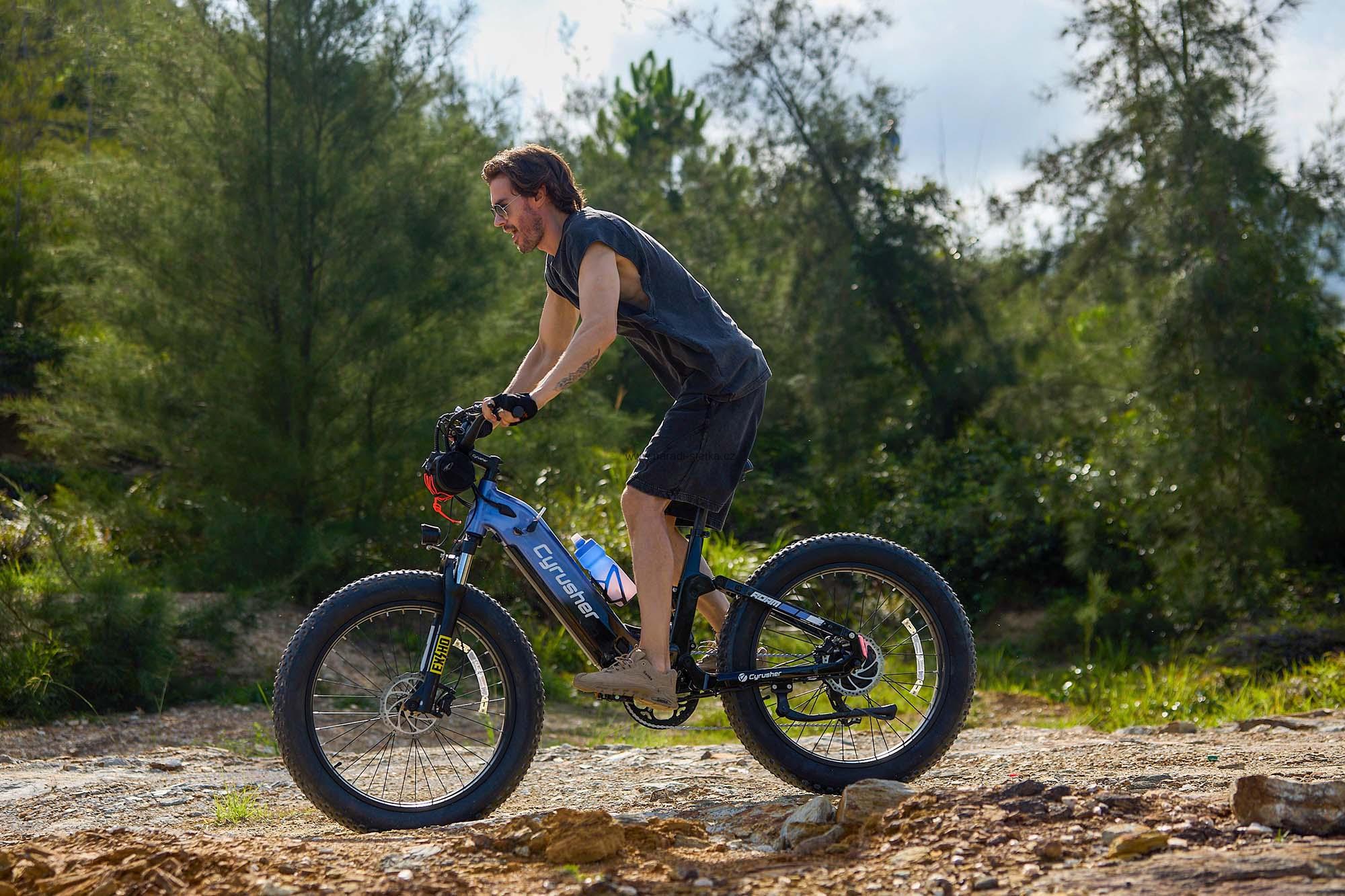 Cyrusher Roam celoodpružené elektrokolo s nízkým nástupem modré