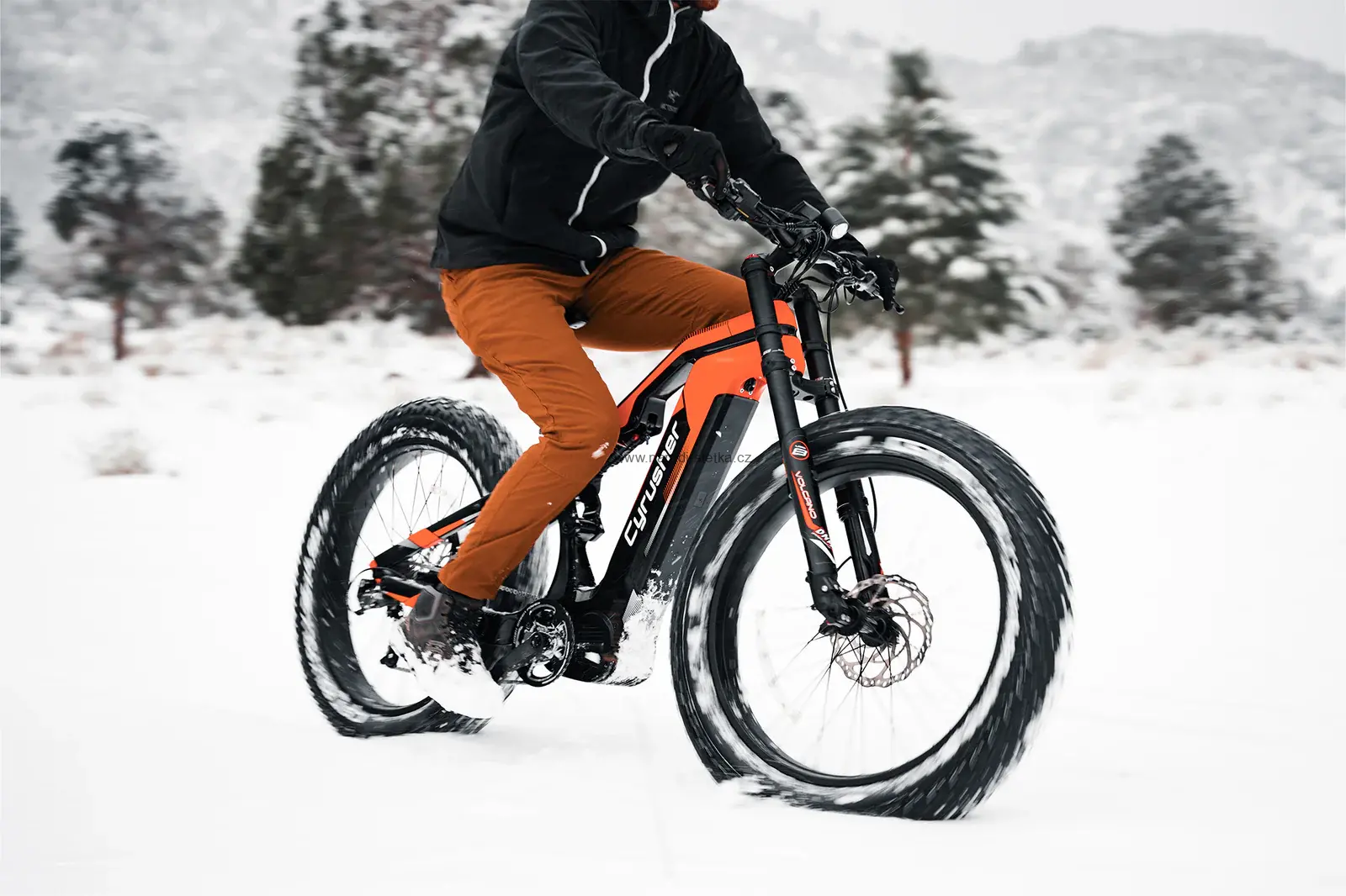 Cyrusher Hurricane karbonové elektrokolo Fatbike se středním pohonem 160Nm bílé