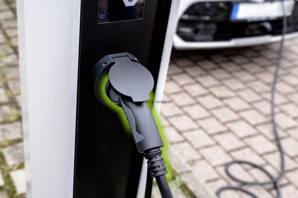 Brennenstuhl nabíjecí kabel EV typ 2, 11kW (nabíjecí kabel e-mobilita typ 2, 5m, IP55, 3fázový, nabíjecí kabel režim 3 s brašnou pro elektrická a hybridní vozidla)